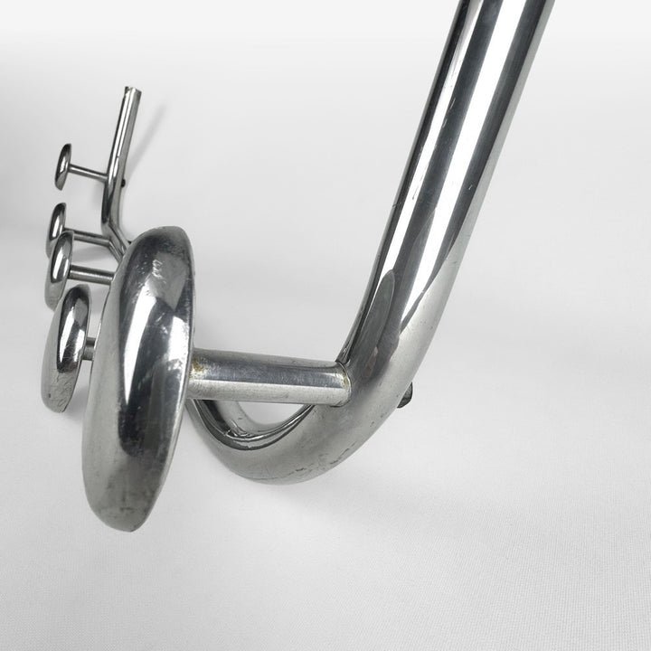 Porte-manteaux cintré en alu chromé vintage