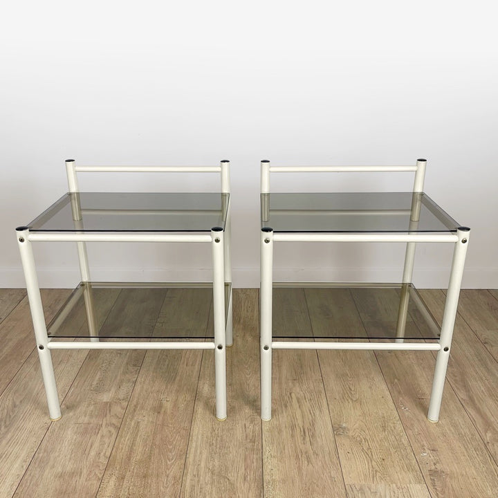 Paire de chevets métal et double plateau verre fumé années 80