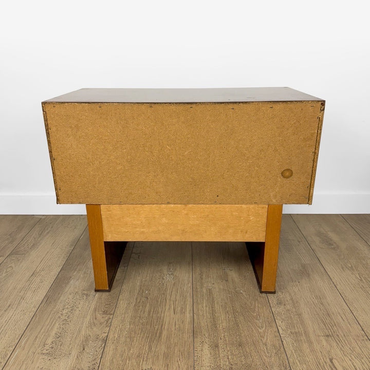Paire de chevets modernistes placage palissandre années 70