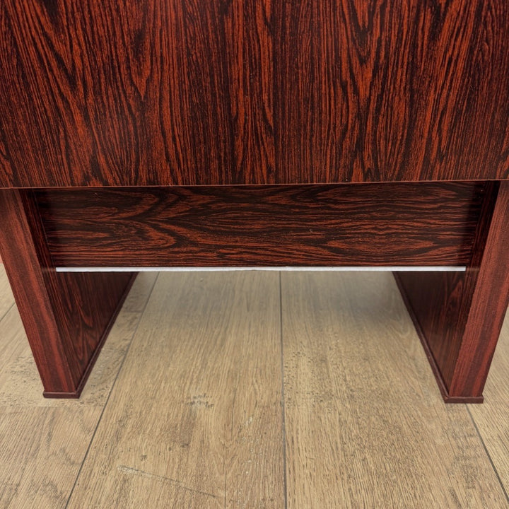 Paire de chevets modernistes placage palissandre années 70