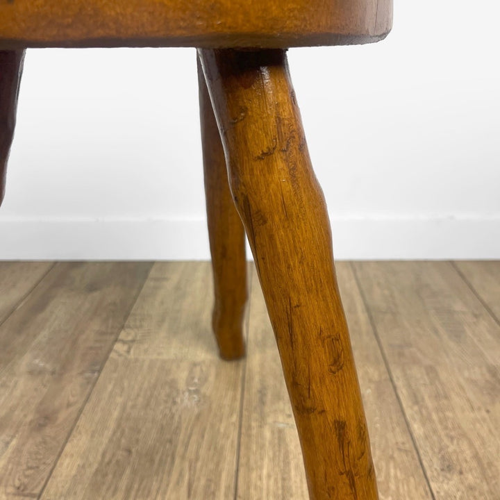 Tabouret brutaliste ancien