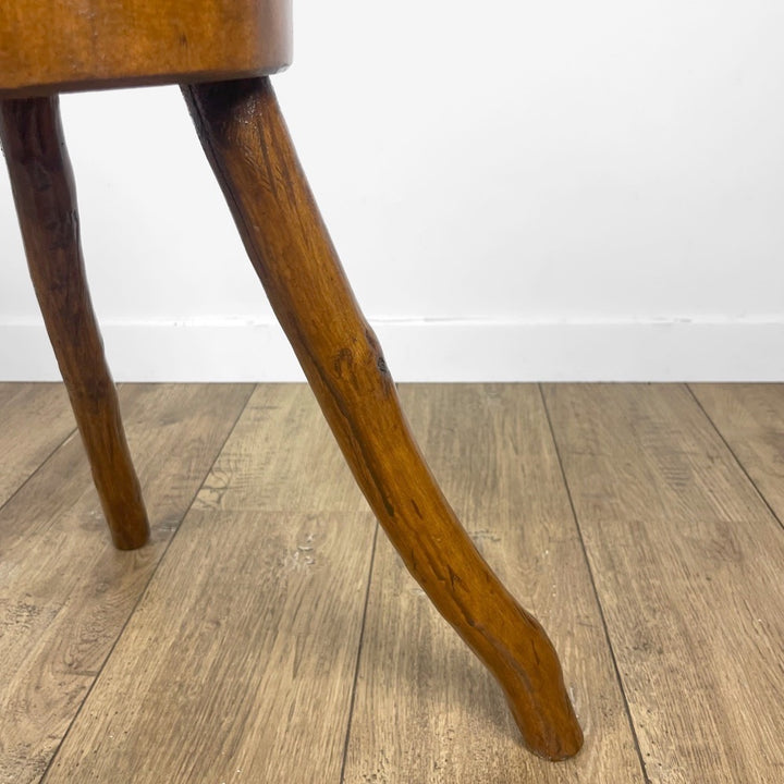 Tabouret brutaliste ancien