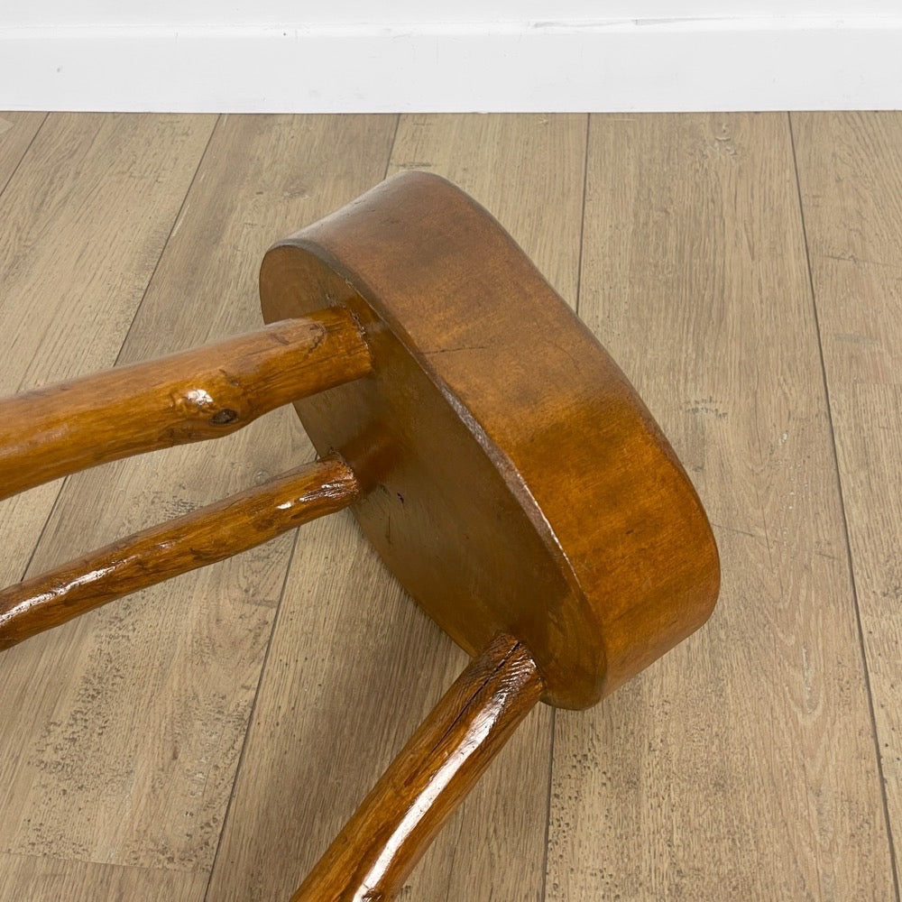 Tabouret brutaliste ancien