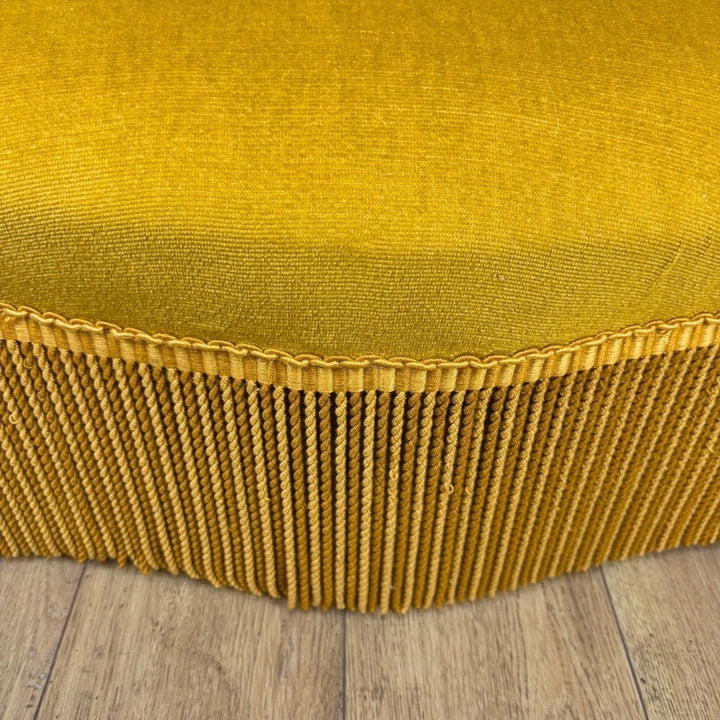 Paire de fauteuils crapauds velours moutarde