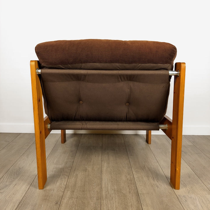Fauteuil chauffeuse scandinave en pin années 70