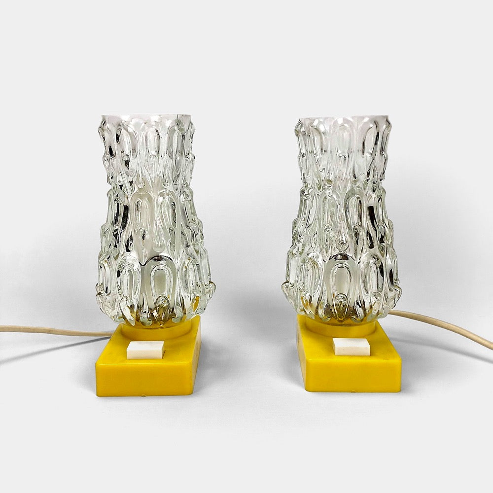 Paire de lampes de chevet verre moulé et plastique des sixties