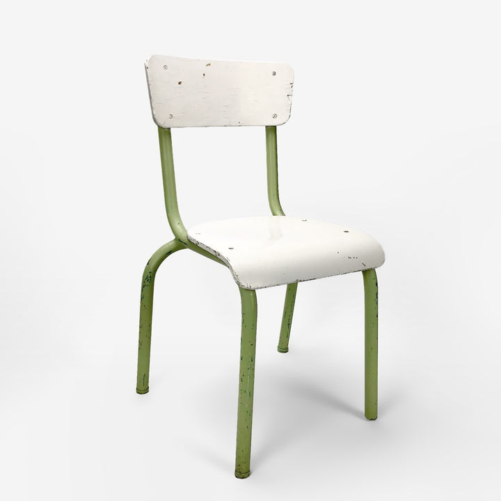 Petite chaise de maternelle