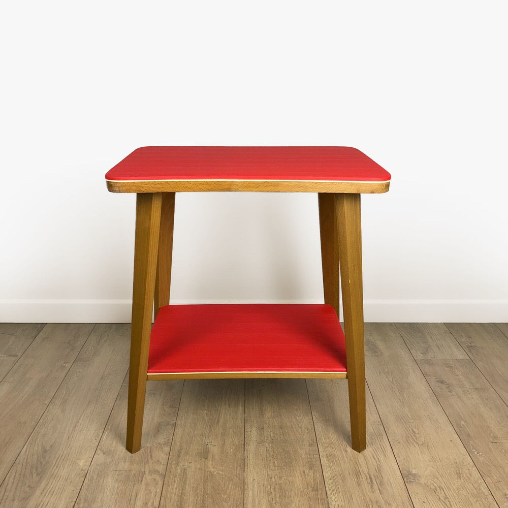 Desserte bois et vinyle rouge scandinave