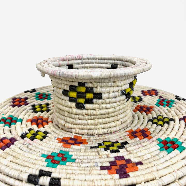 Coupelle en raphia multicolore