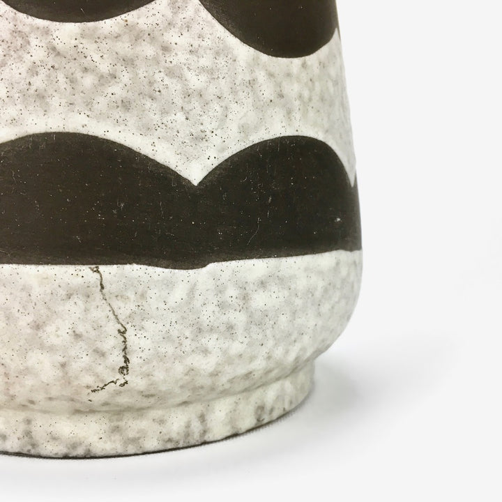 Vase conique à motifs géométriques des années 60