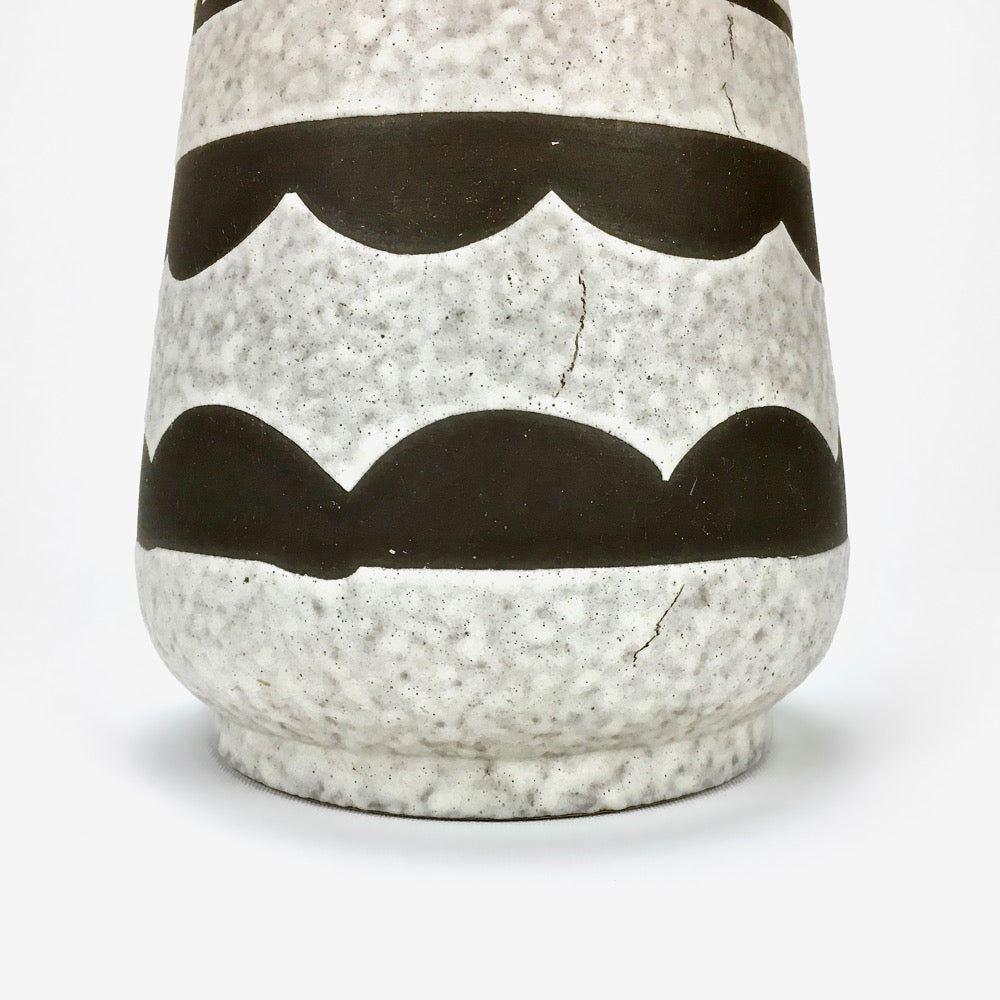 Vase conique à motifs géométriques des années 60