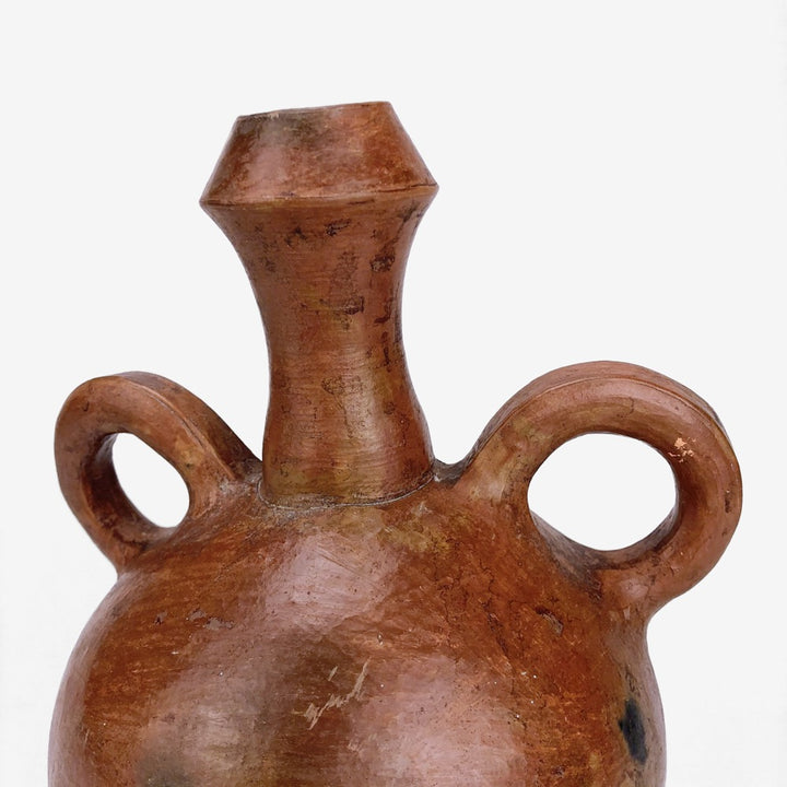 Ancienne cruche artisanale subsaharienne en terre cuite