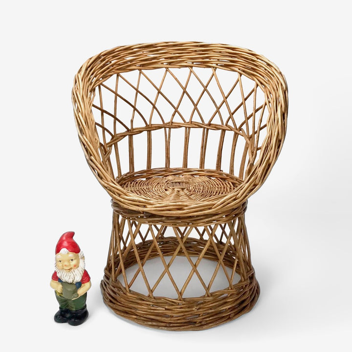 Petit fauteuil en osier pour enfant