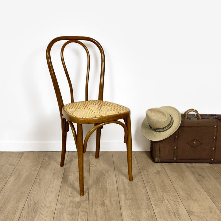 Chaise de bistrot cannée en bois courbé