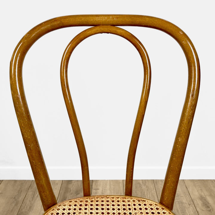 Chaise de bistrot cannée en bois courbé