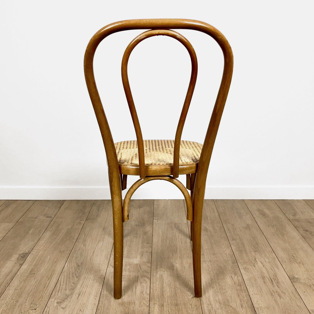 Chaise de bistrot cannée en bois courbé
