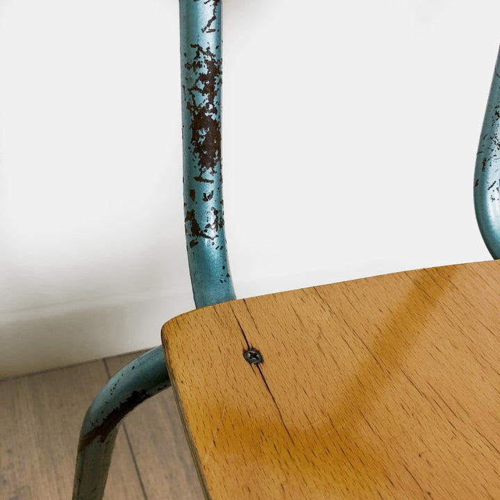 Duo de chaises de maternelle vintages en bois et métal tubulaire