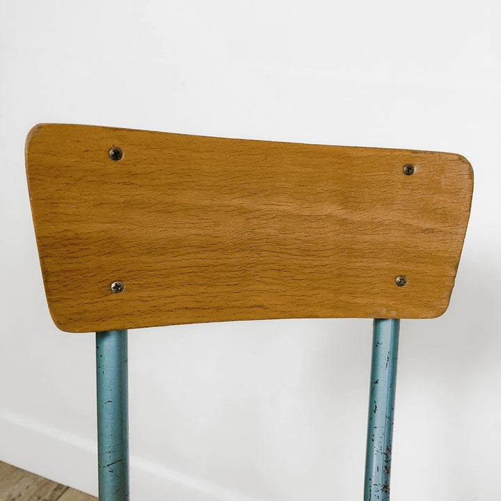 Duo de chaises de maternelle vintages en bois et métal tubulaire