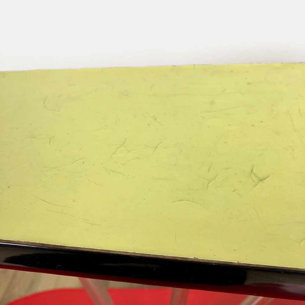 Porte-plantes en Formica
