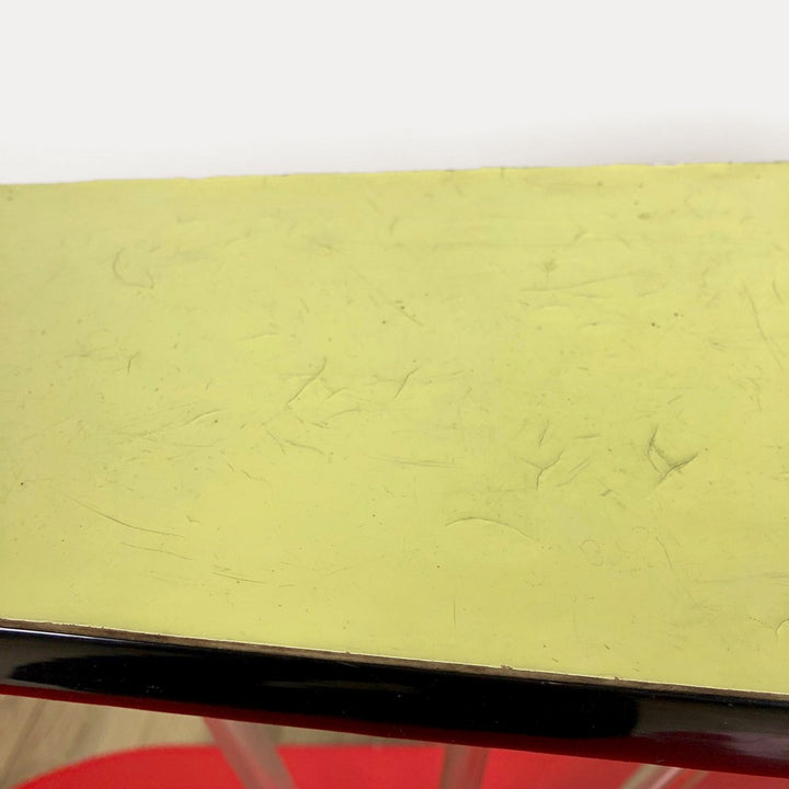 Porte-plantes en Formica
