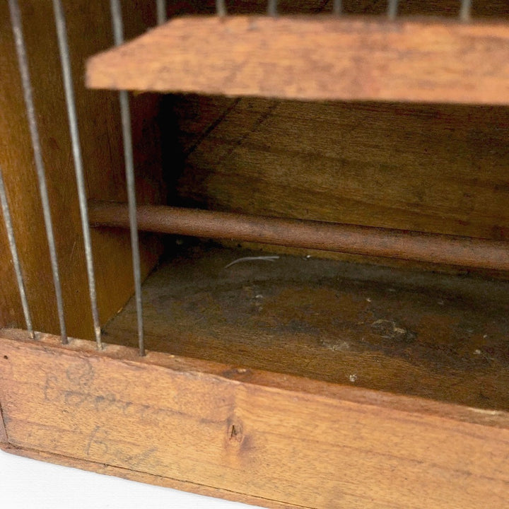 Ancienne cage de transport en bois pour oiseau