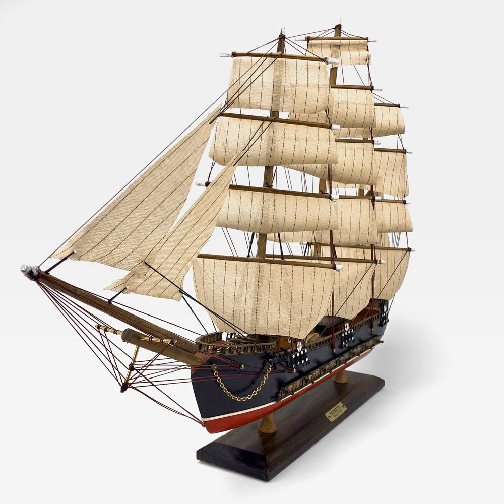 Maquette en bois d'un bateau frégate du XVIIIe