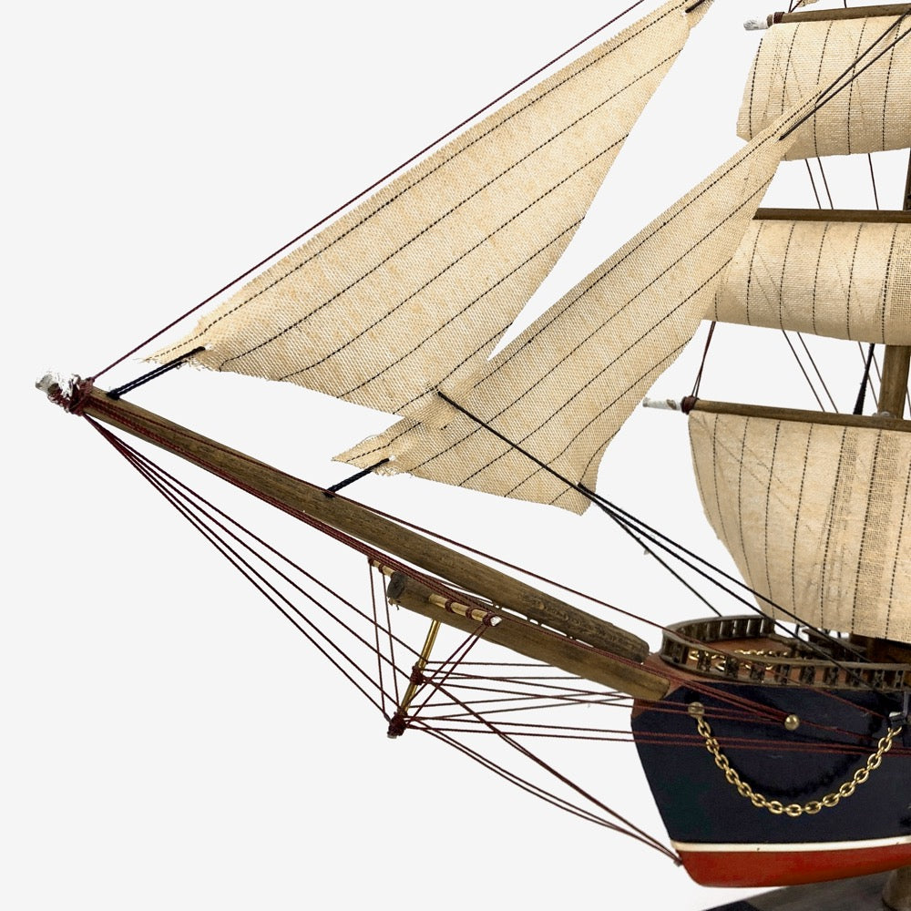 Maquette en bois d'un bateau frégate du XVIIIe