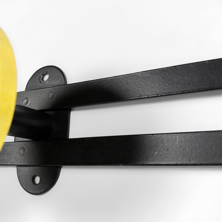 Porte-manteaux Mid-Century métal laqué noir et jaune