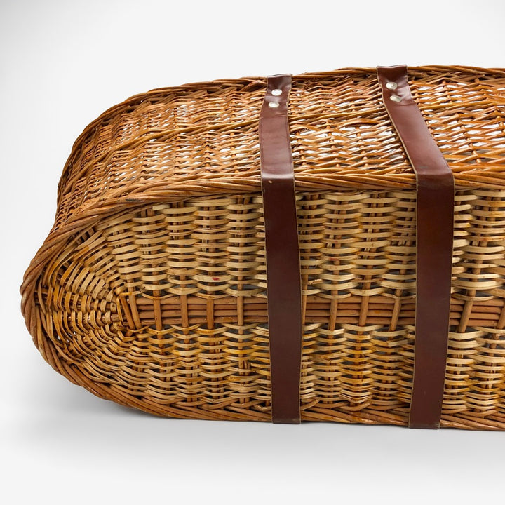Ancien couffin en osier avec son matelas