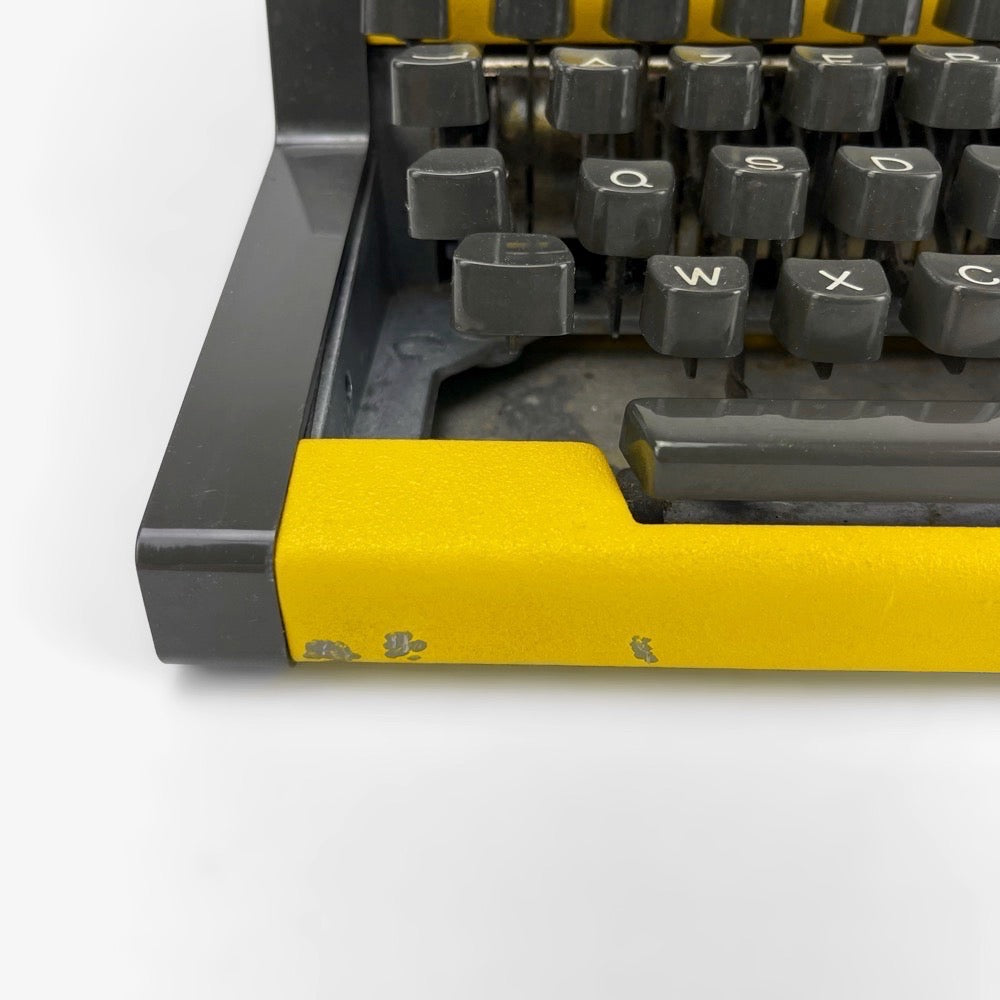 Machine à écrire Dactymétal de Luxe AEG Olympia jaune