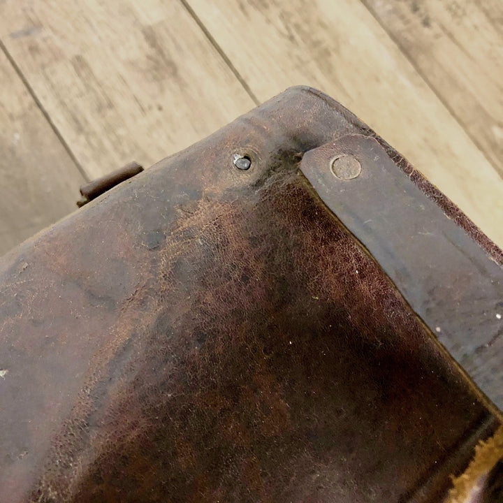Très ancien sac de voyage en cuir