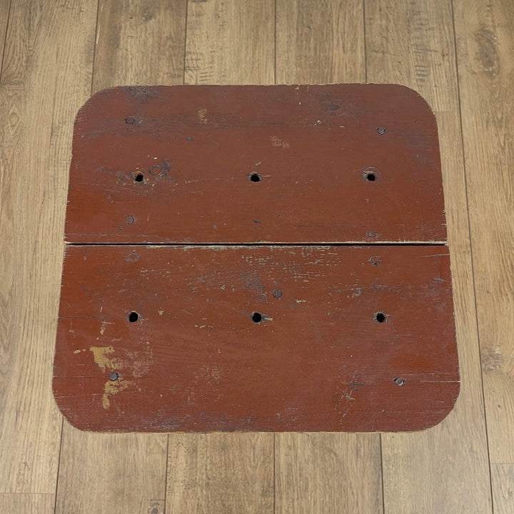 Ancien tabouret massif en bois chocolat
