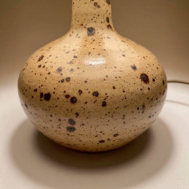 Lampe champêtre en grès pyrité et fleurs séchées années 70