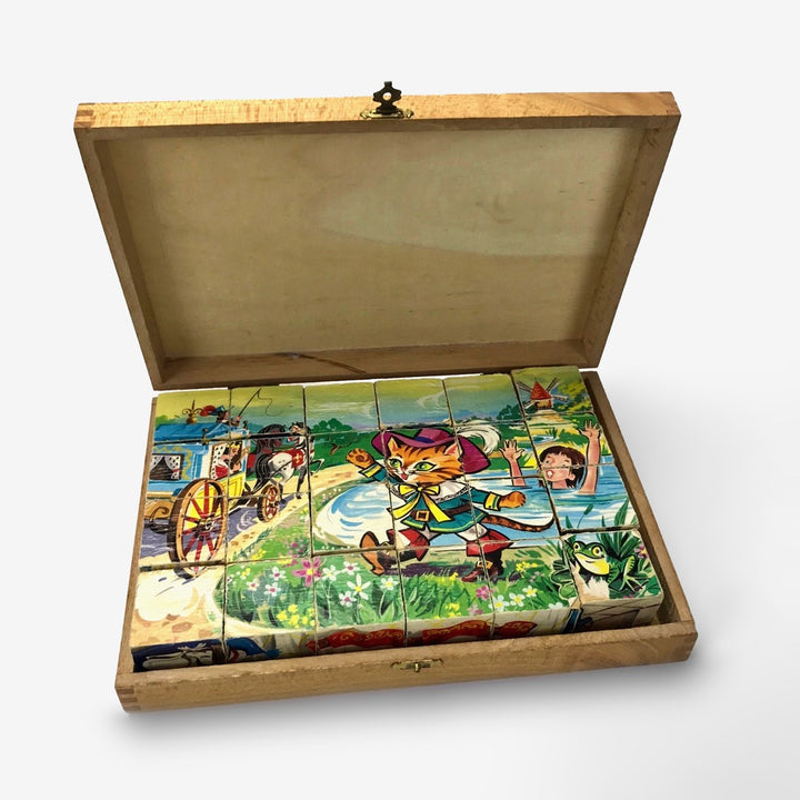 Boîte de 24 cubes en bois sur le thème des contes