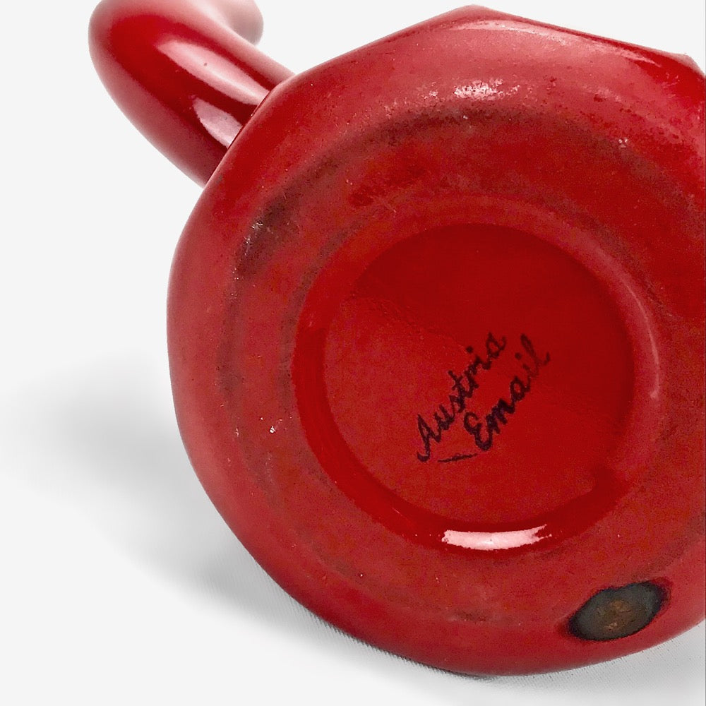 Cafetière émaillée rouge rétro