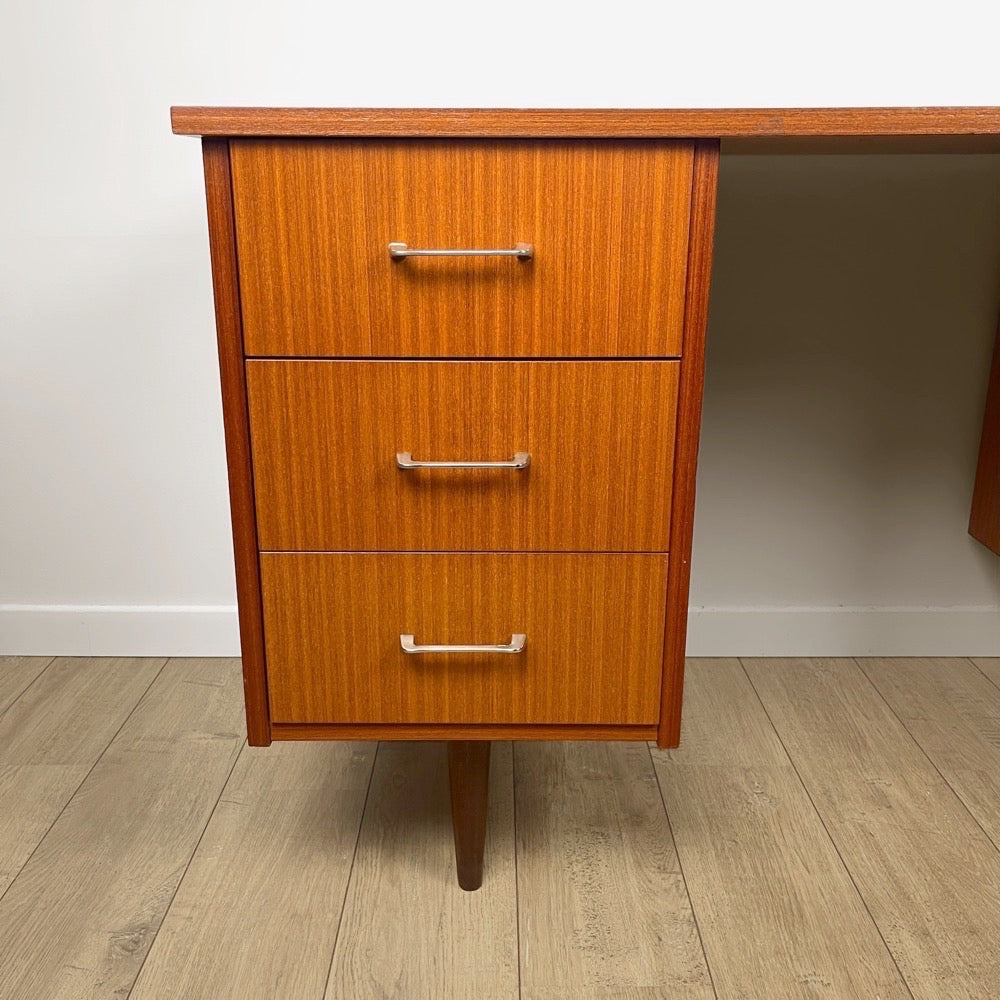 Bureau de style scandinave Maison Capelle années 60