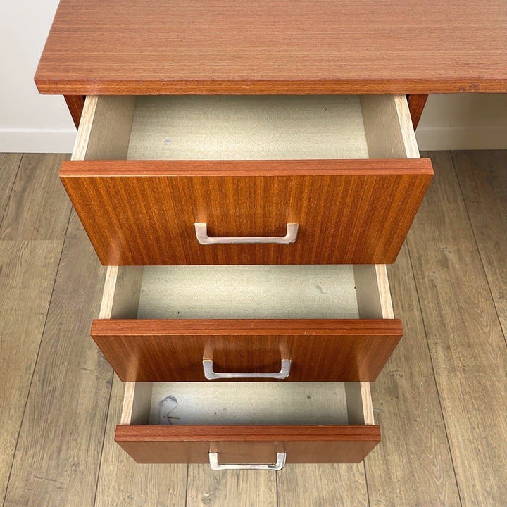 Bureau de style scandinave Maison Capelle années 60