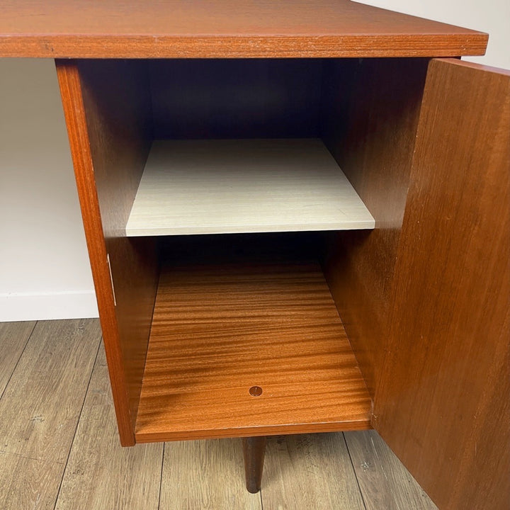 Bureau de style scandinave Maison Capelle années 60