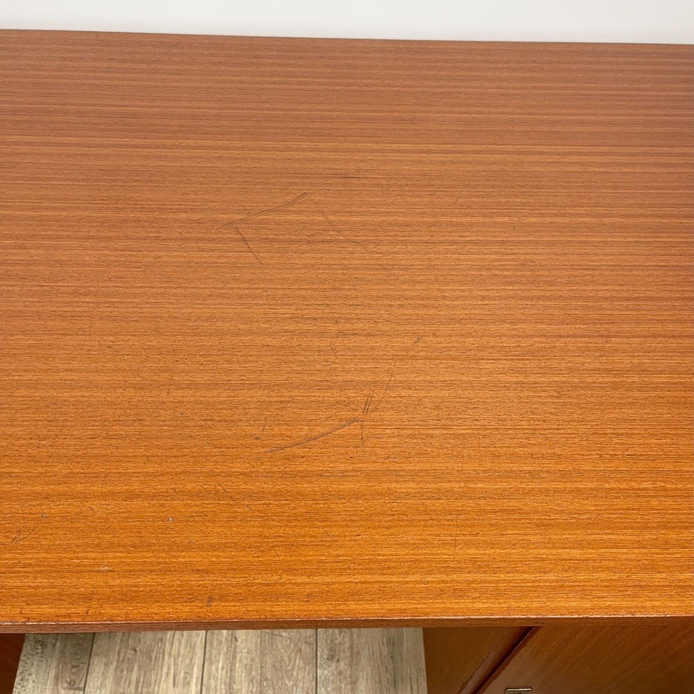 Bureau de style scandinave Maison Capelle années 60