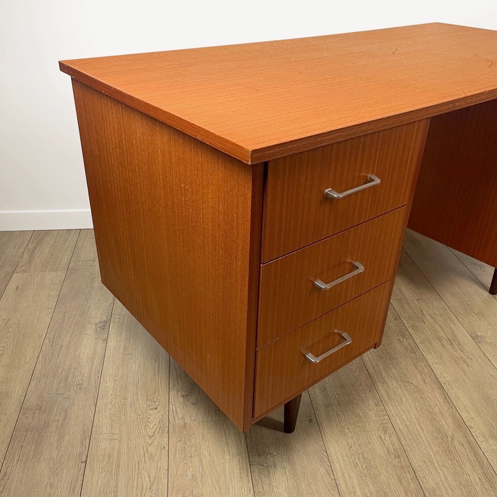 Bureau de style scandinave Maison Capelle années 60