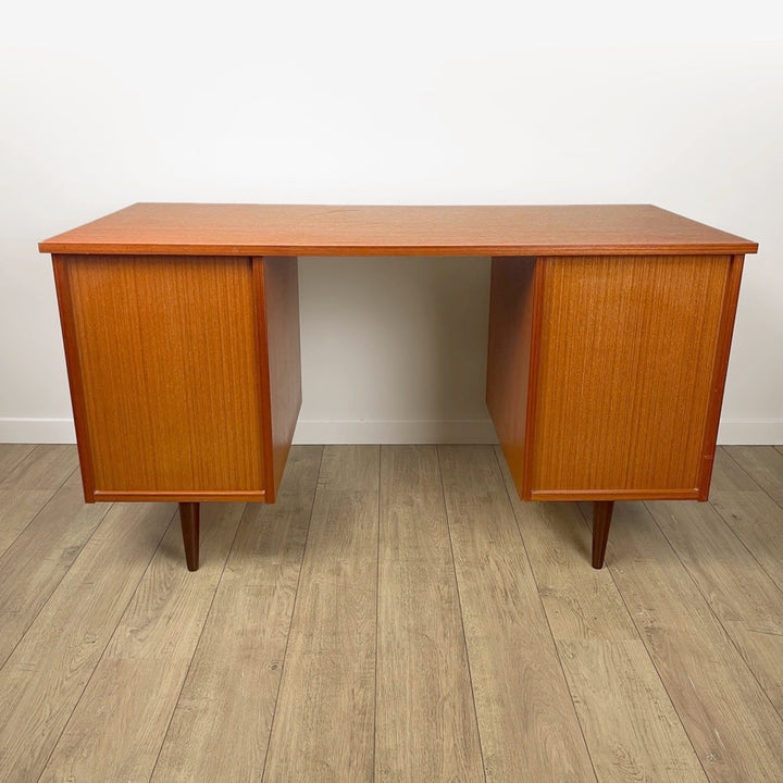Bureau de style scandinave Maison Capelle années 60
