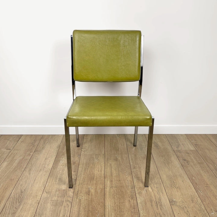 Chaise chrome et skaï vert olive années 70