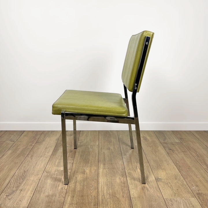 Chaise chrome et skaï vert olive années 70