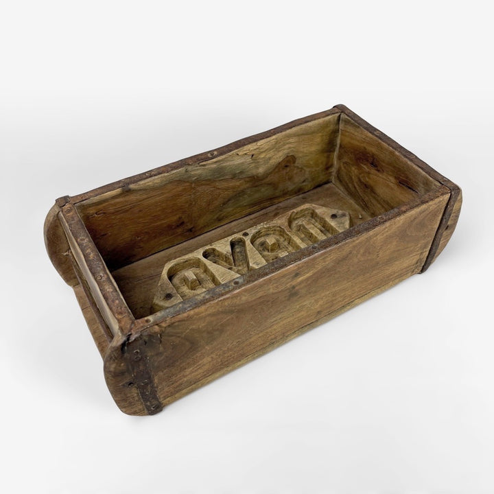 Ancien moule à brique en bois