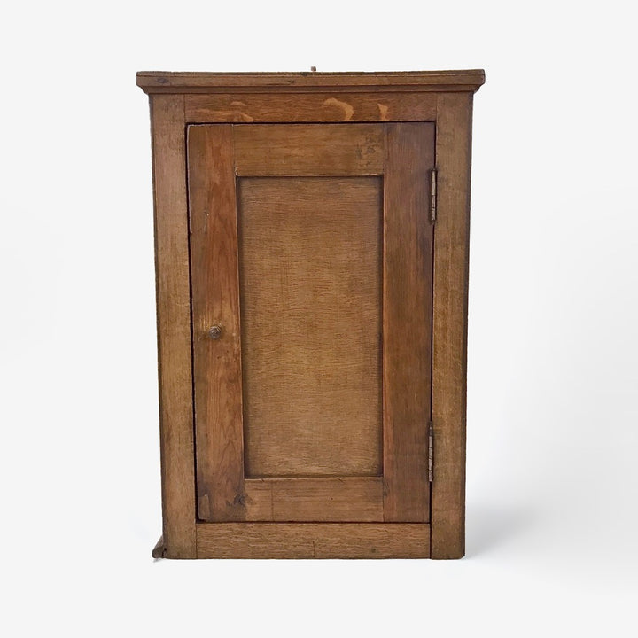 Petite armoire de rangement en bois