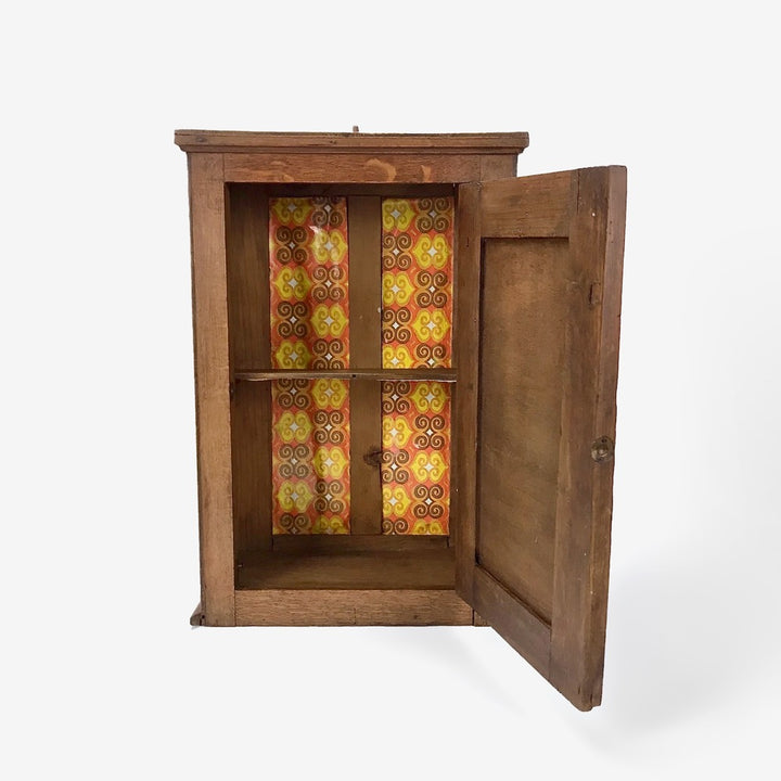 Petite armoire de rangement en bois