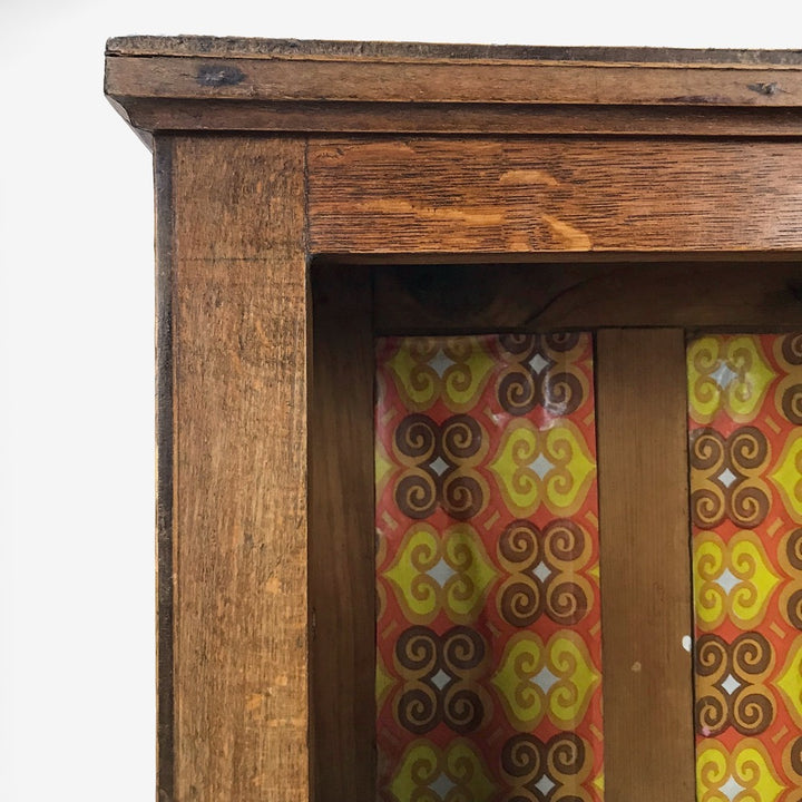 Petite armoire de rangement en bois