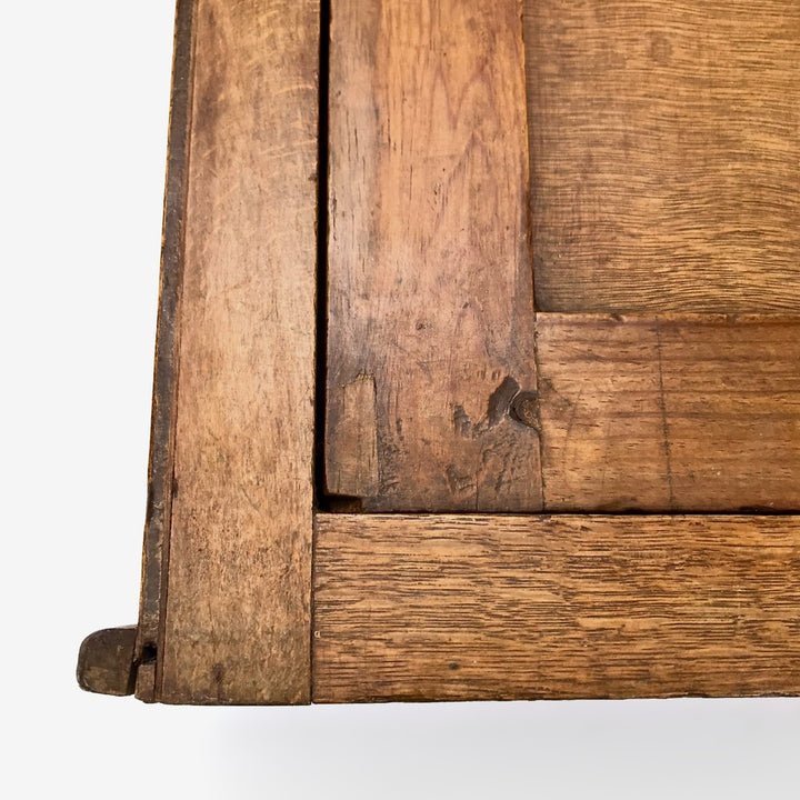 Petite armoire de rangement en bois