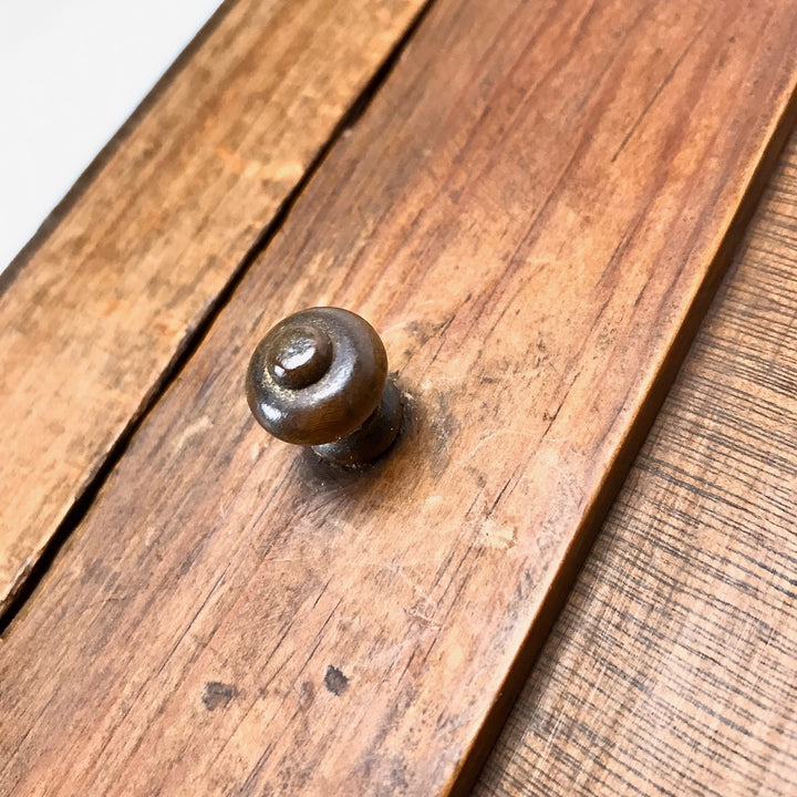 Petite armoire de rangement en bois