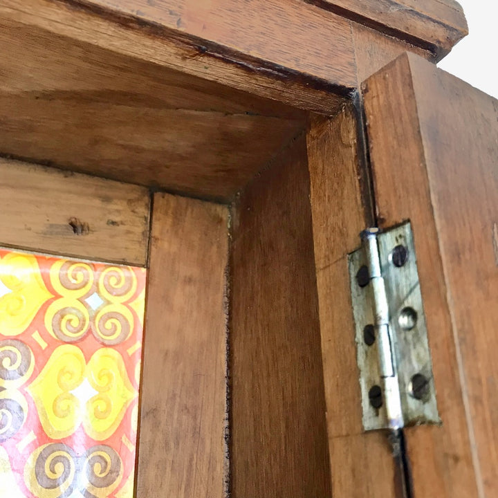 Petite armoire de rangement en bois
